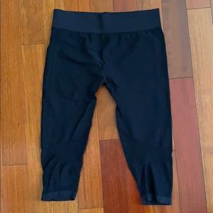 Capri Fabletics Leggings